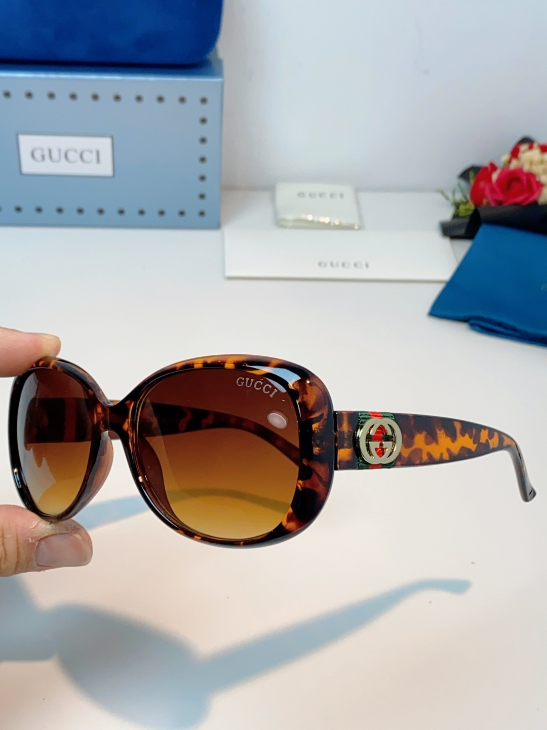 Gucci古奇 经典永不过时✨ GUCCI复古大框黑超太阳镜，复古大框椭圆造型：经典的 oversize
