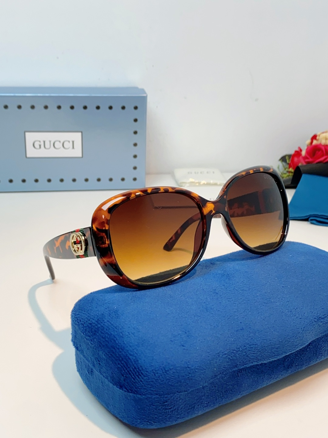 Gucci古奇 经典永不过时✨ GUCCI复古大框黑超太阳镜，复古大框椭圆造型：经典的 oversize