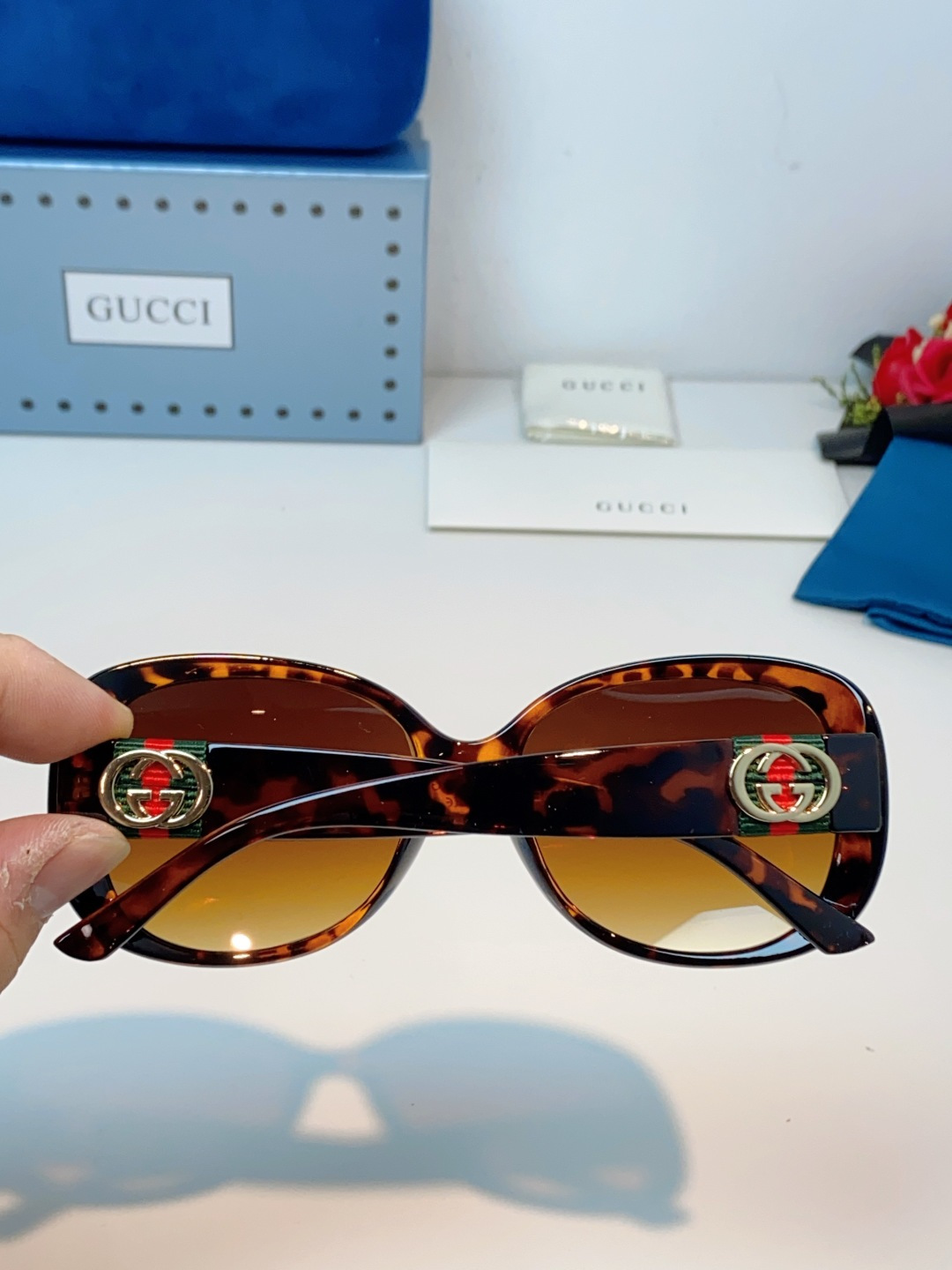 Gucci古奇 经典永不过时✨ GUCCI复古大框黑超太阳镜，复古大框椭圆造型：经典的 oversize