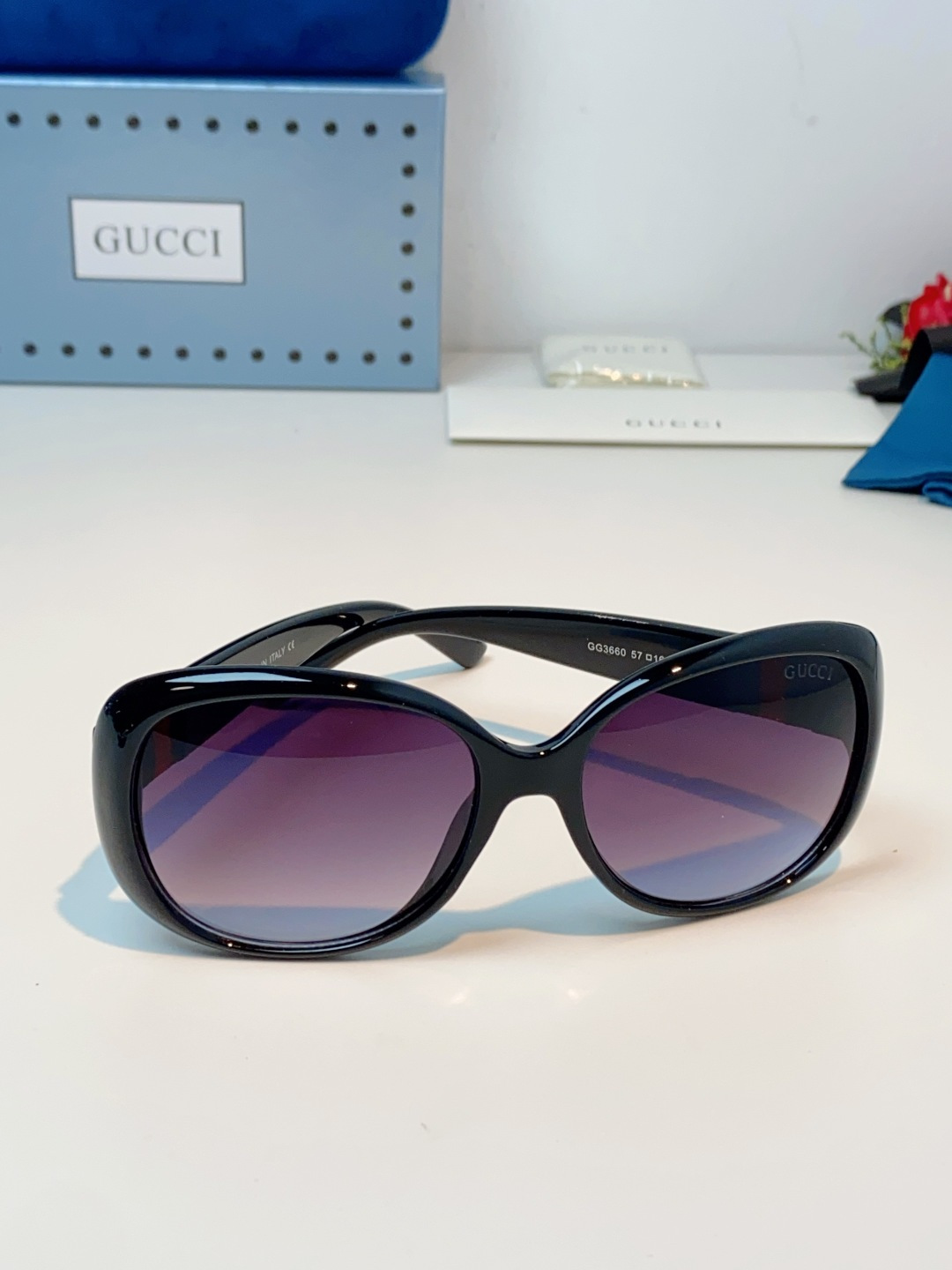 Gucci古奇 经典永不过时✨ GUCCI复古大框黑超太阳镜，复古大框椭圆造型：经典的 oversize