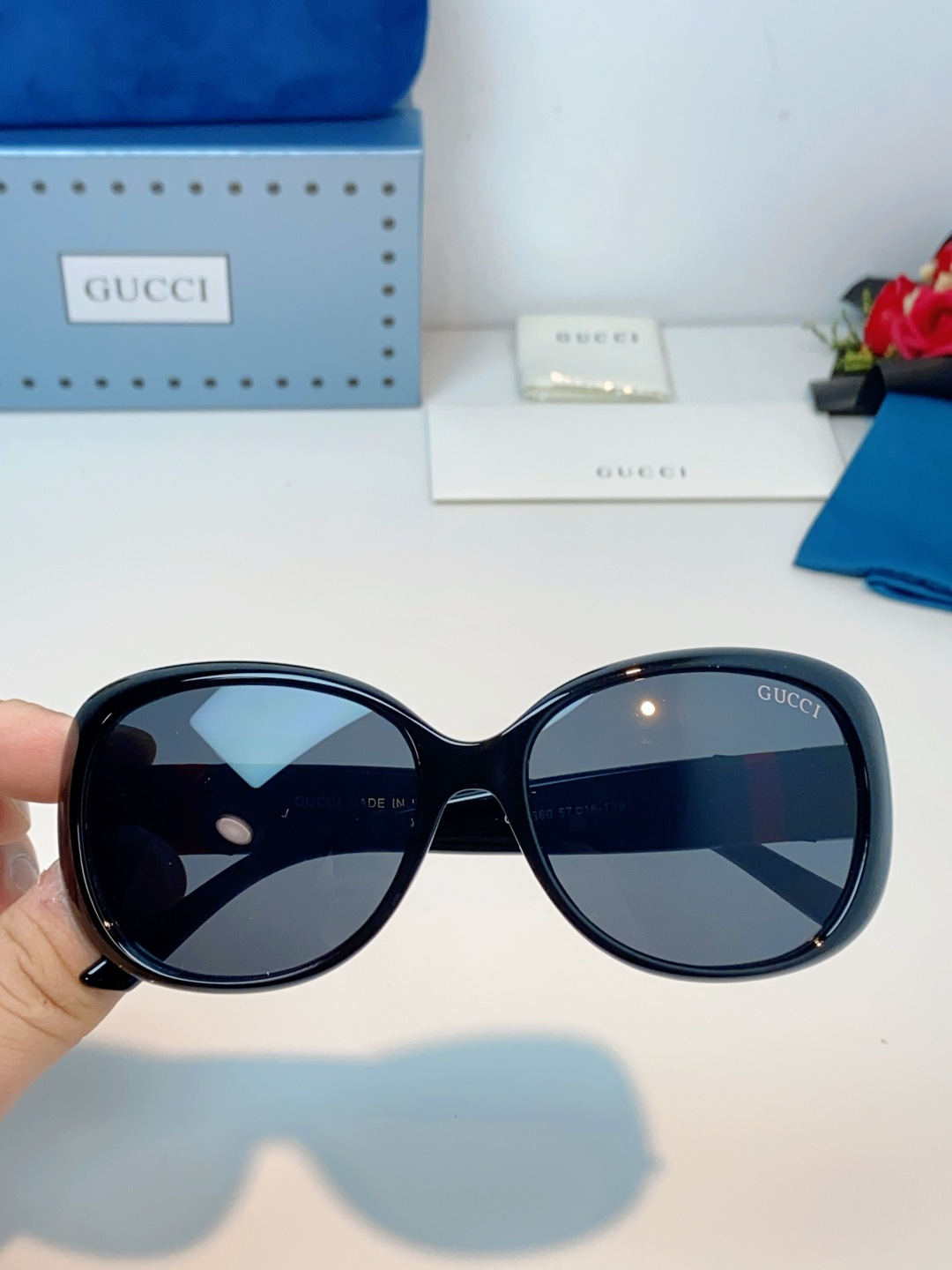 Gucci古奇 经典永不过时✨ GUCCI复古大框黑超太阳镜，复古大框椭圆造型：经典的 oversize