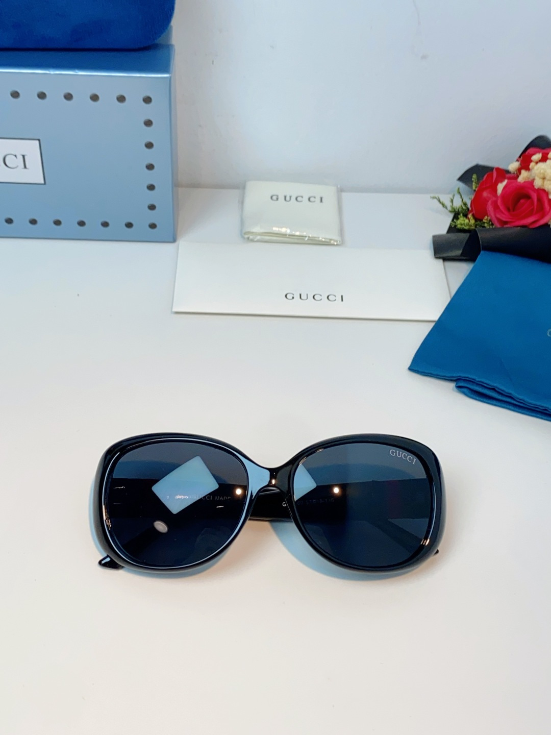 Gucci古奇 经典永不过时✨ GUCCI复古大框黑超太阳镜，复古大框椭圆造型：经典的 oversize