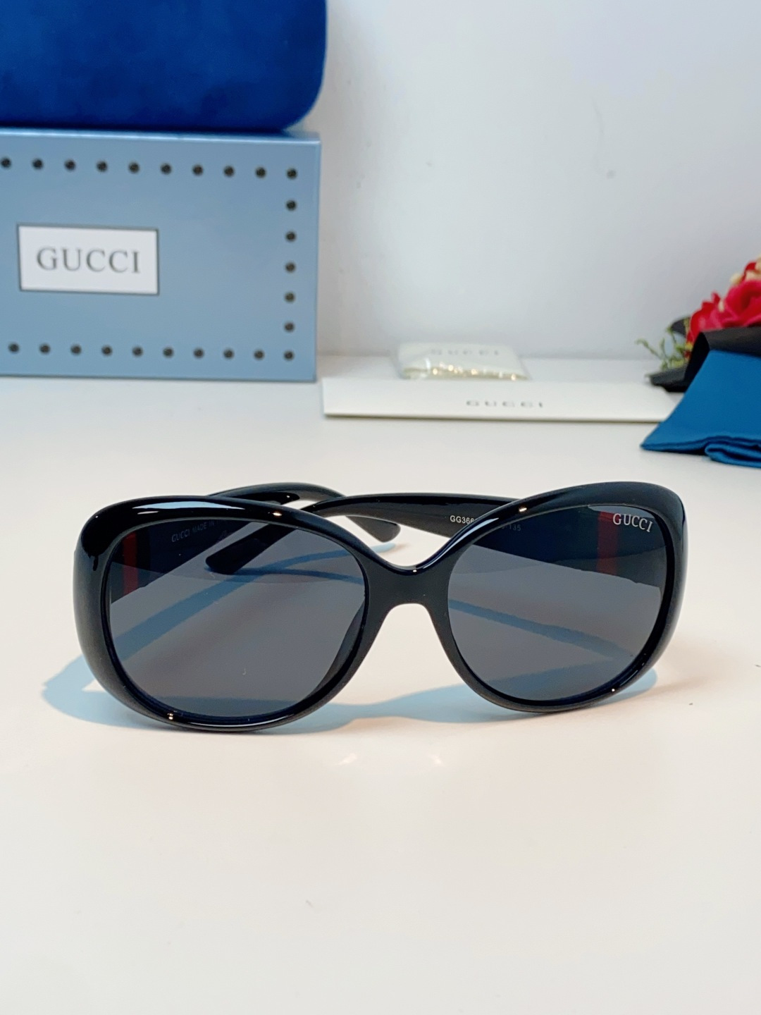 Gucci古奇 经典永不过时✨ GUCCI复古大框黑超太阳镜，复古大框椭圆造型：经典的 oversize