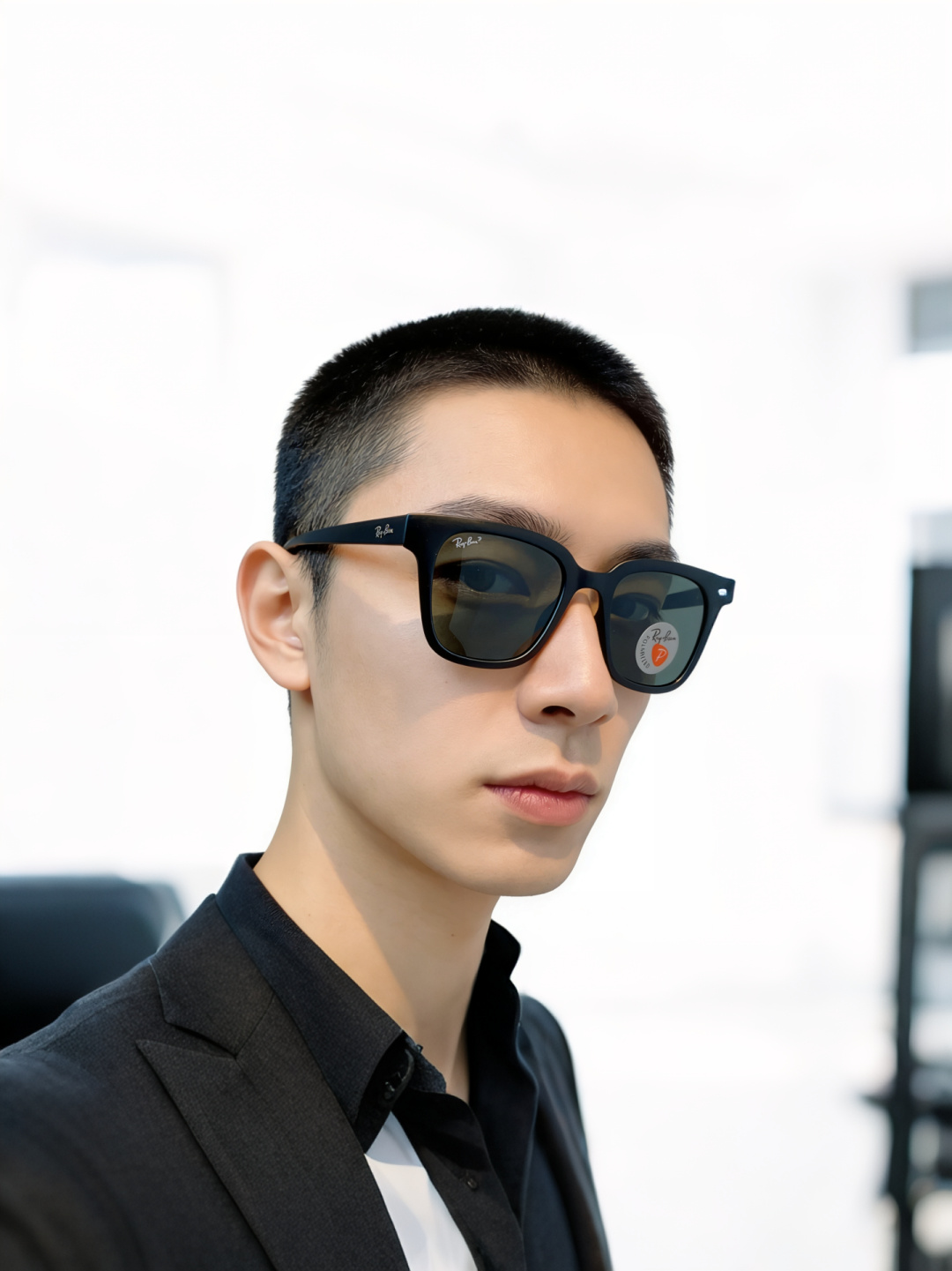 RayBan雷朋 经典黑框偏光墨镜 | 永不过时的百搭神款 百年经典，一眼封神！雷朋标志性黑框方框设计，