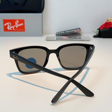RayBan雷朋 经典黑框偏光墨镜 | 永不过时的百搭神款 百年经典,一眼封神!雷朋标志性黑框方框设计, RayBan雷朋 经典黑框偏光墨镜 | 永不过时的百搭神款 百年经典,一眼封神!雷朋标志性黑框方框设计,