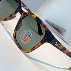 RayBan雷朋 经典黑框偏光墨镜 | 永不过时的百搭神款 百年经典,一眼封神!雷朋标志性黑框方框设计, RayBan雷朋 经典黑框偏光墨镜 | 永不过时的百搭神款 百年经典,一眼封神!雷朋标志性黑框方框设计,