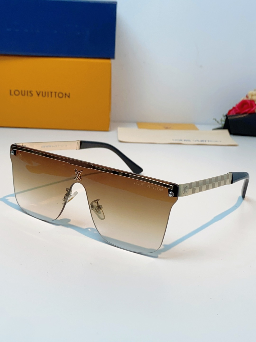 Louis Vuitton路易威登 2026新款Lv无框一体镜片，上脸轻盈不压鼻，超大视野+超强修容效果