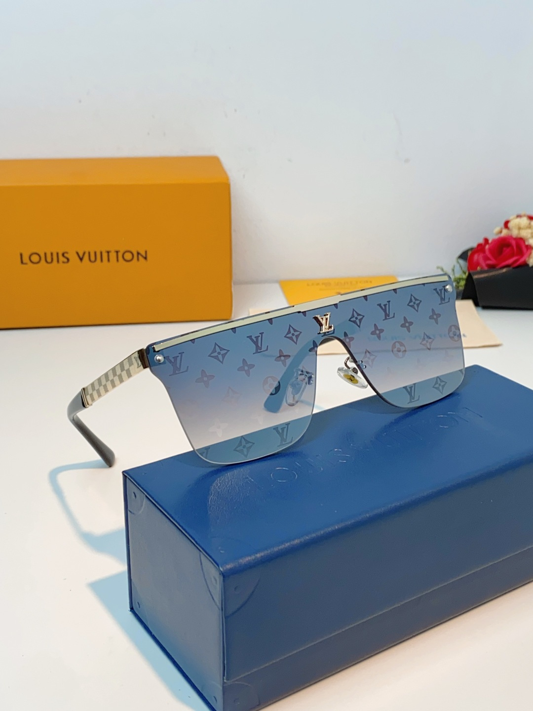 Louis Vuitton路易威登 2026新款Lv无框一体镜片，上脸轻盈不压鼻，超大视野+超强修容效果