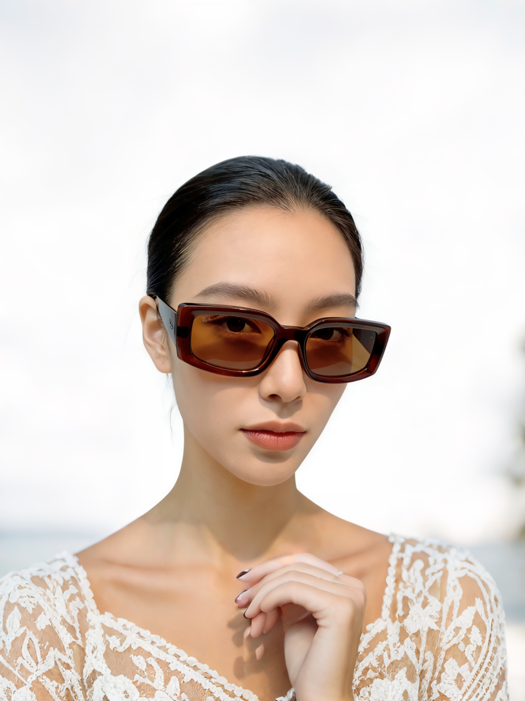 RayBan雷朋 2026新款利落的长方形粗黑框，复刻90年代复古风潮，厚框设计自带强烈视觉冲击力，完美