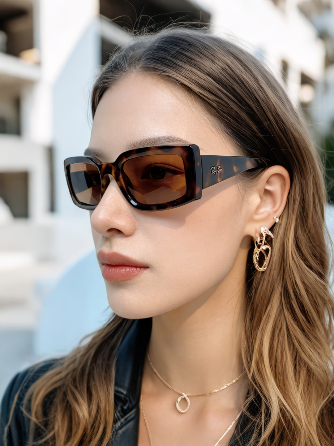 RayBan雷朋 2026新款利落的长方形粗黑框，复刻90年代复古风潮，厚框设计自带强烈视觉冲击力，完美
