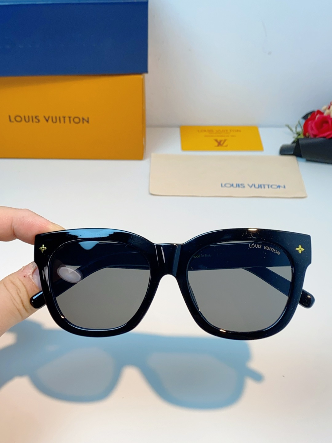 Louis Vuitton路易威登 2026新款 「法式奢雅，潮酷出圈」 路易威登以经典老花为灵感，打造