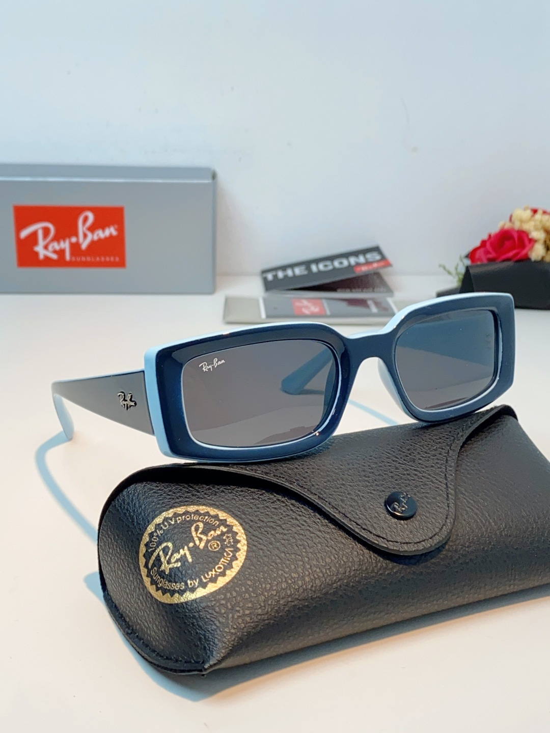 RayBan雷朋 2026新款利落的长方形粗黑框，复刻90年代复古风潮，厚框设计自带强烈视觉冲击力，完美