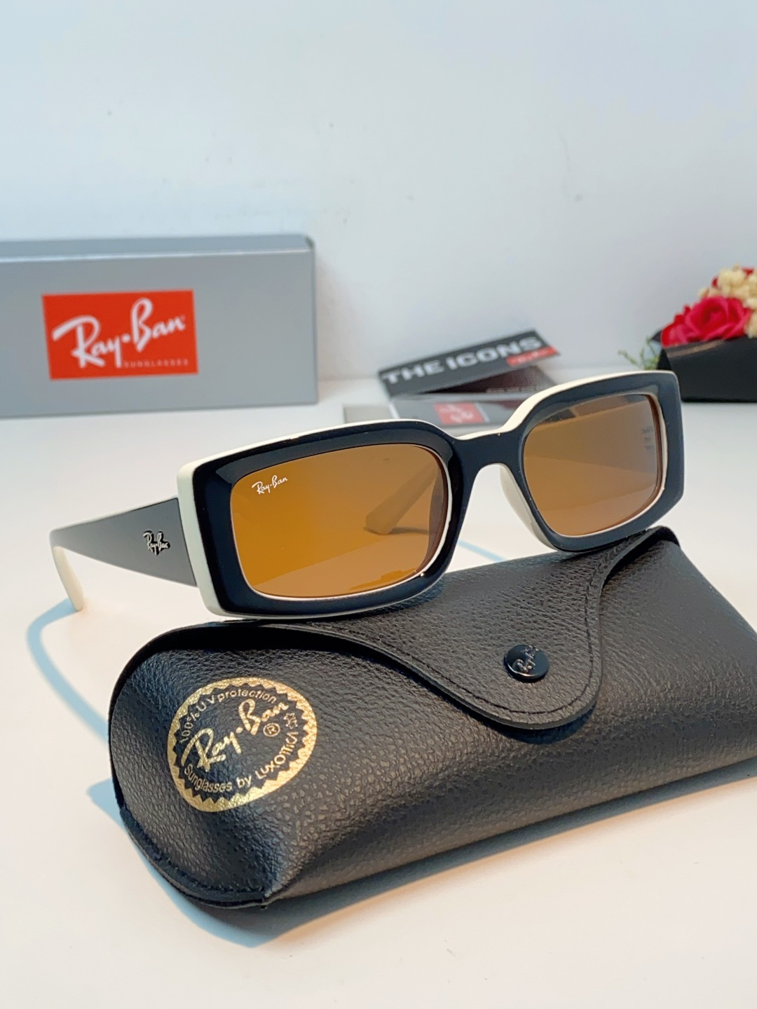RayBan雷朋 2026新款利落的长方形粗黑框，复刻90年代复古风潮，厚框设计自带强烈视觉冲击力，完美