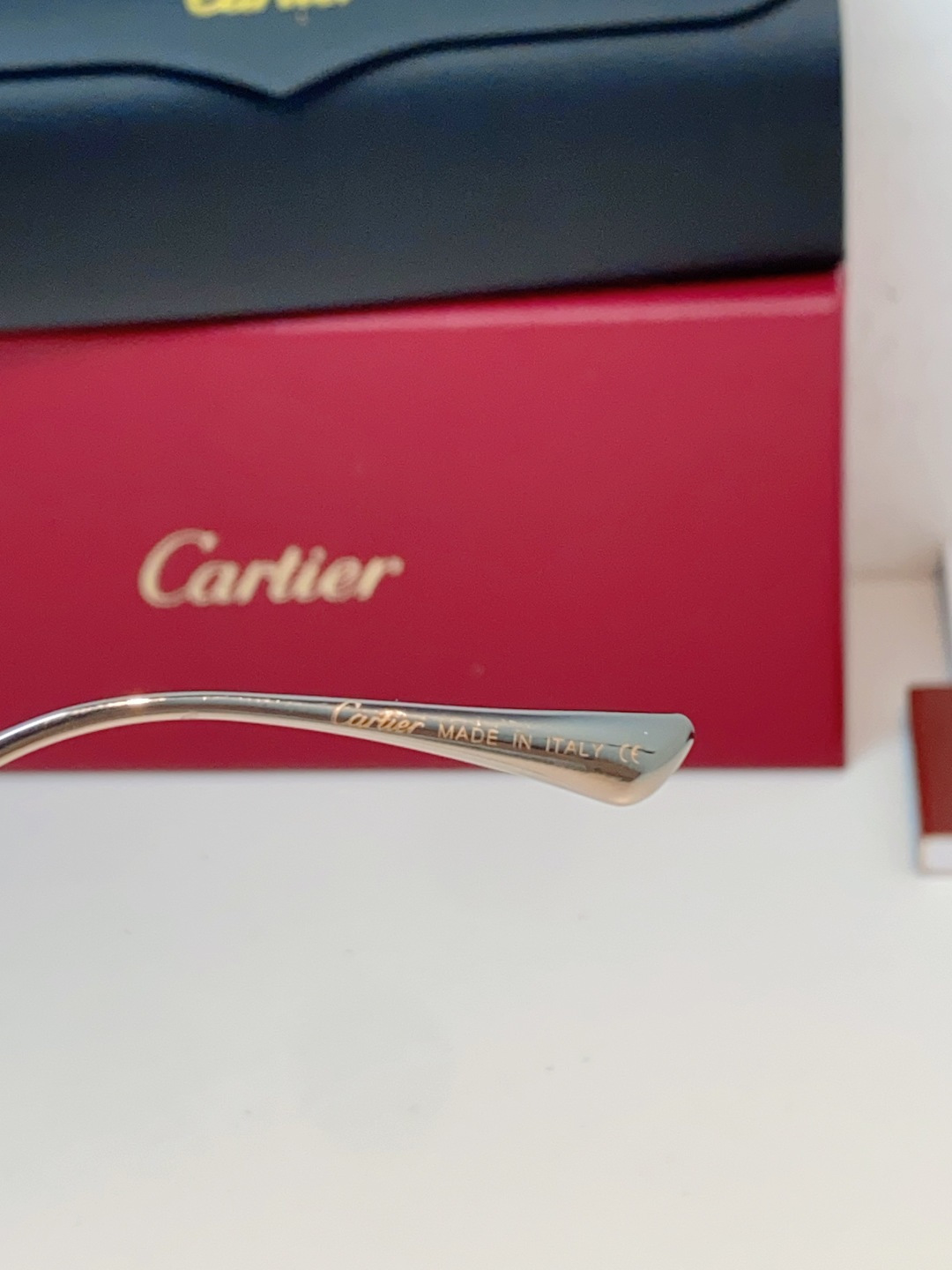 Cartier卡地亚 2026新款顶级无框工艺，搭配不规则波浪切边镜片，线条灵动飘逸，完全不挑脸型，圆脸