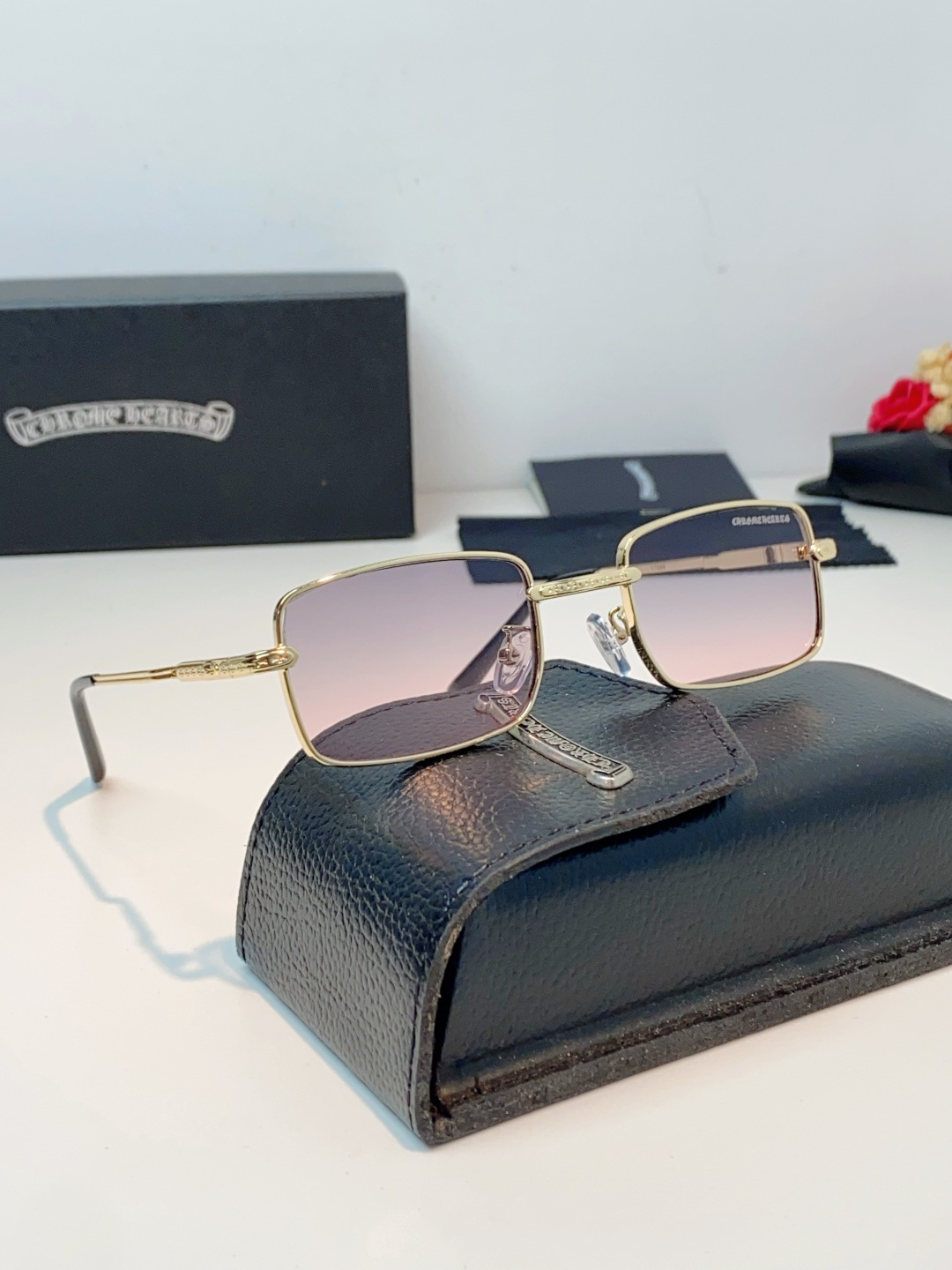 Chrome Hearts 克罗心2026新款复古方框 经典小方框轮廓，线条利落硬朗，完美修饰圆脸、方脸