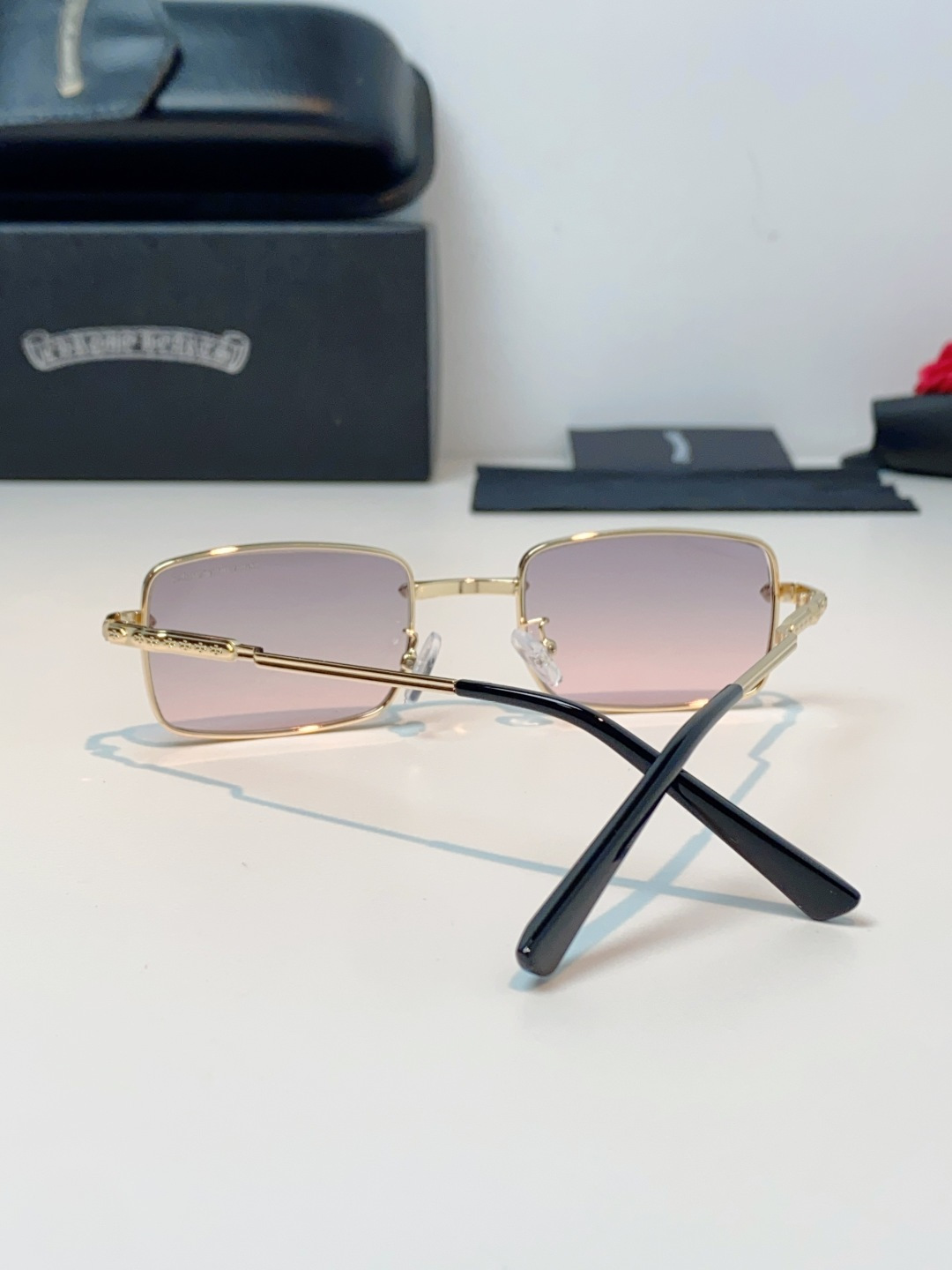 Chrome Hearts 克罗心2026新款复古方框 经典小方框轮廓，线条利落硬朗，完美修饰圆脸、方脸