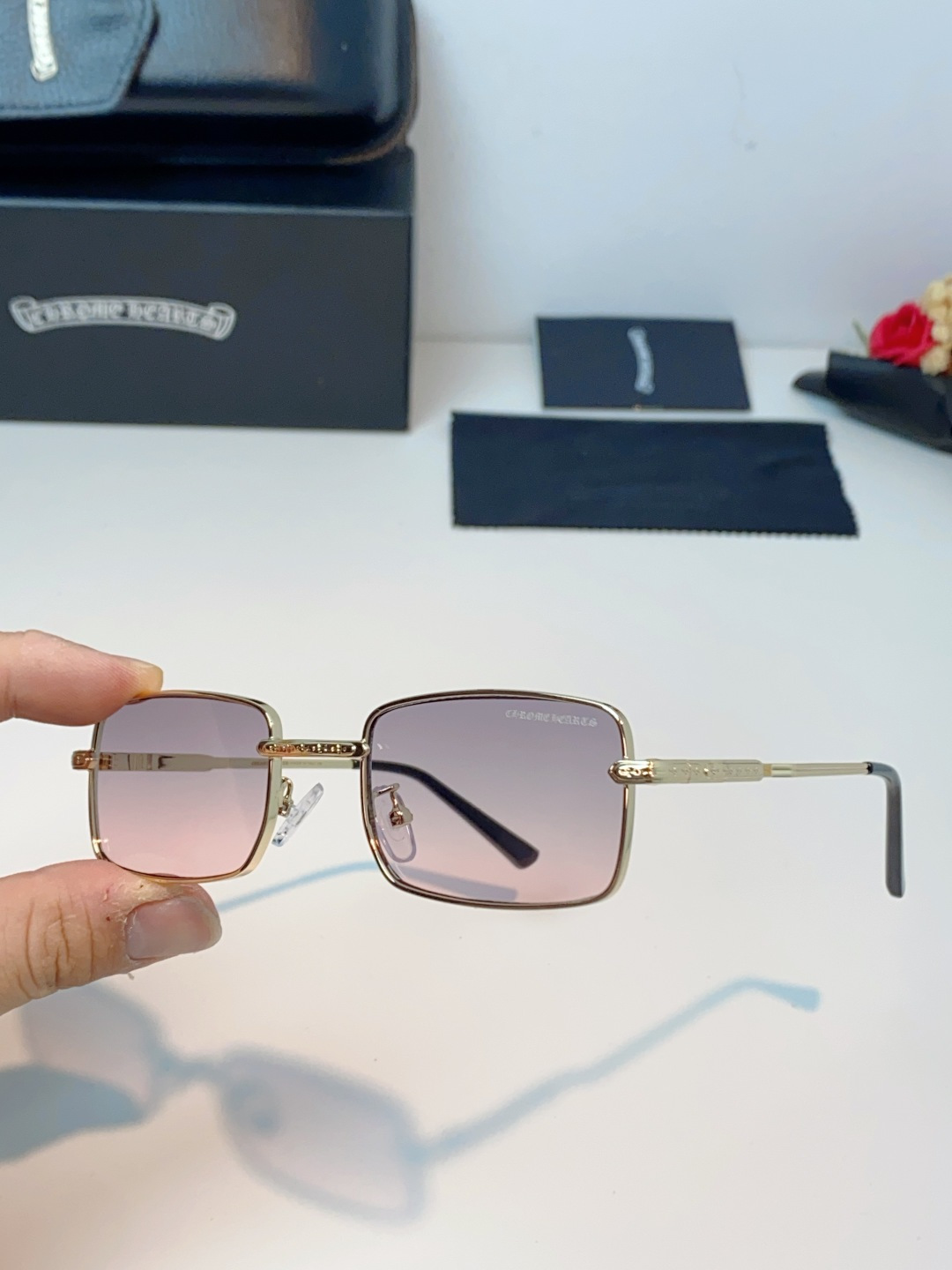 Chrome Hearts 克罗心2026新款复古方框 经典小方框轮廓，线条利落硬朗，完美修饰圆脸、方脸