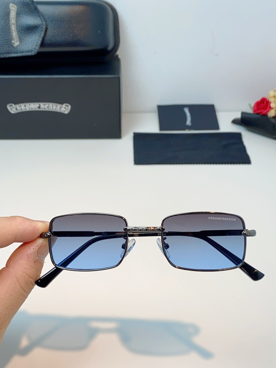 Chrome Hearts 克罗心2026新款复古方框 经典小方框轮廓，线条利落硬朗，完美修饰圆脸、方脸