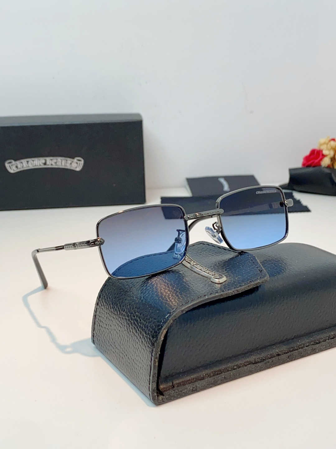 Chrome Hearts 克罗心2026新款复古方框 经典小方框轮廓，线条利落硬朗，完美修饰圆脸、方脸