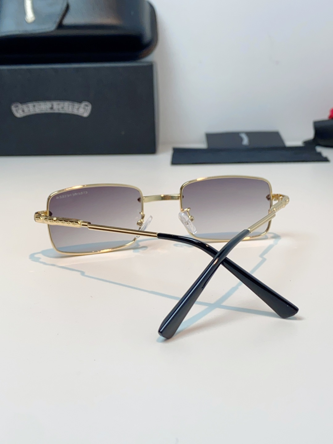 Chrome Hearts 克罗心2026新款复古方框 经典小方框轮廓，线条利落硬朗，完美修饰圆脸、方脸