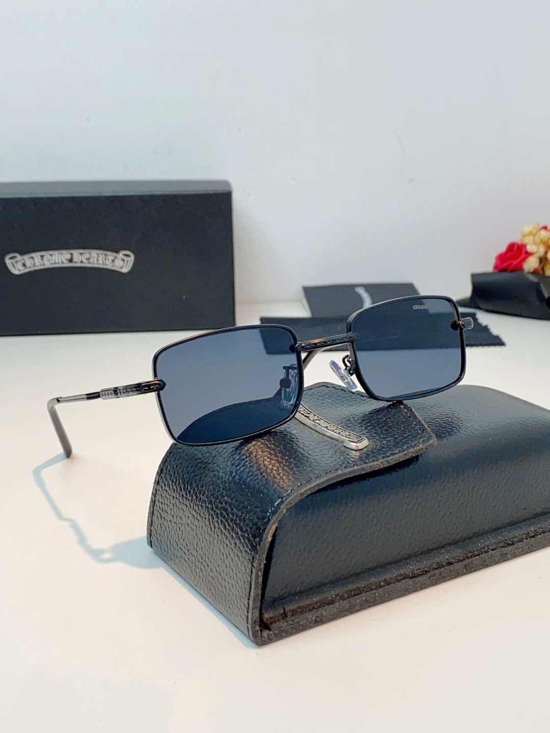 Chrome Hearts 克罗心2026新款复古方框 经典小方框轮廓，线条利落硬朗，完美修饰圆脸、方脸