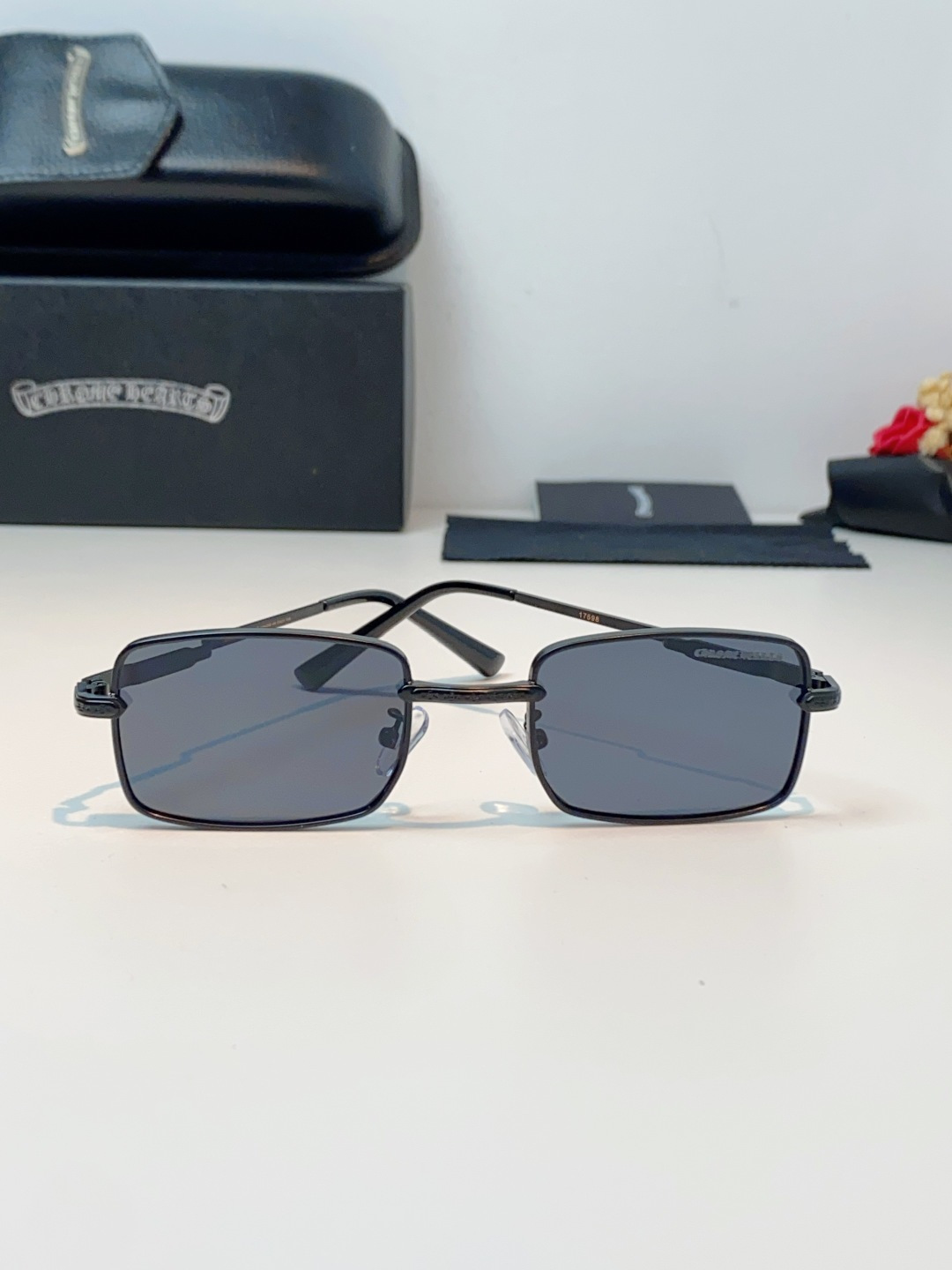 Chrome Hearts 克罗心2026新款复古方框 经典小方框轮廓，线条利落硬朗，完美修饰圆脸、方脸