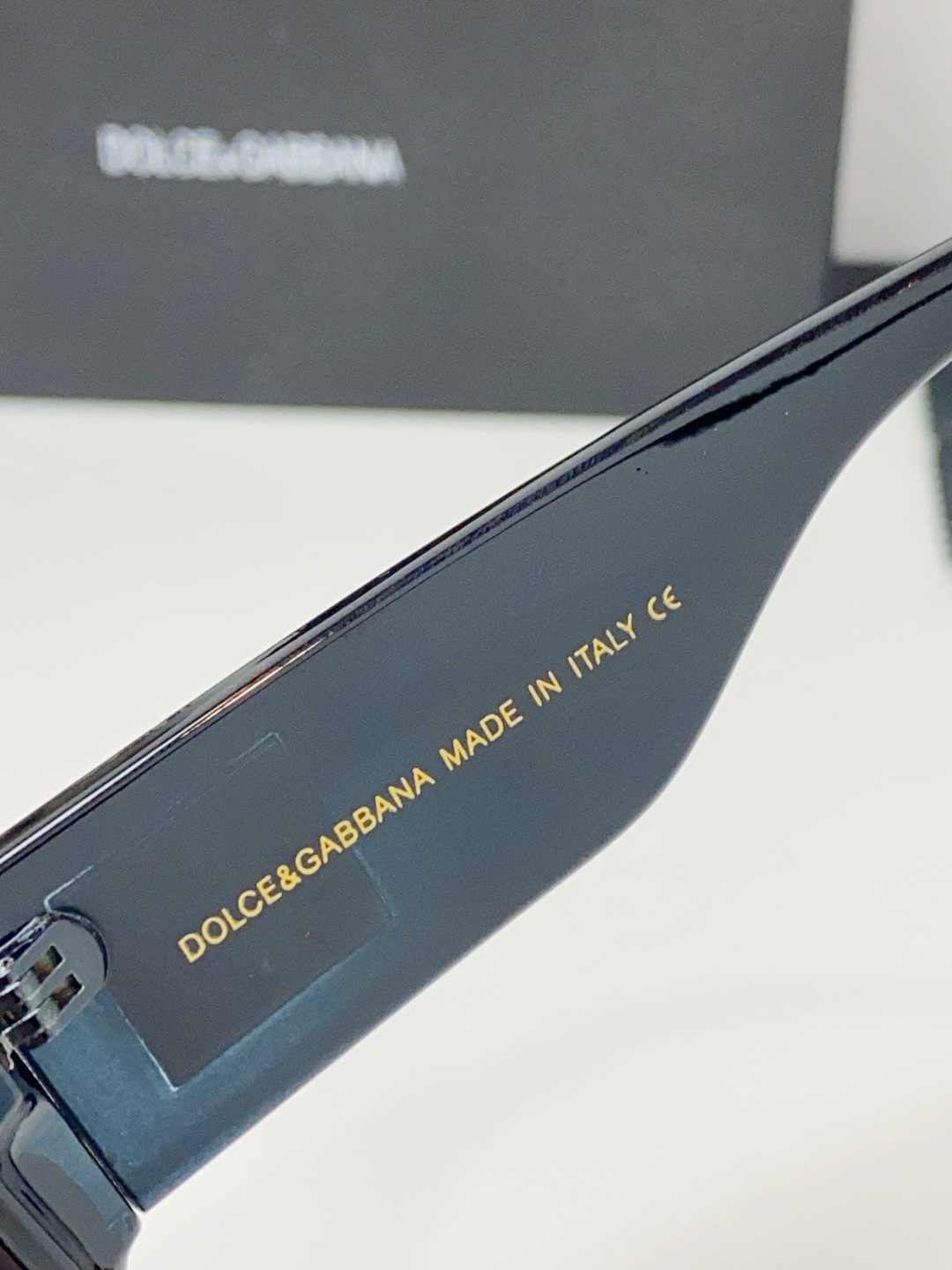 DOLCE&GABBANA杜嘉邦纳 2026新款复古方框墨镜｜拽姐气场拉满的时尚利器✨ 核心设计亮点，标
