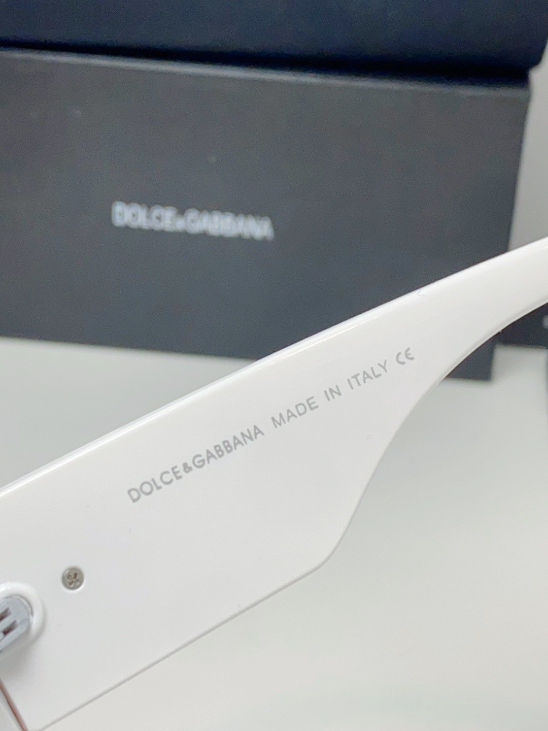 DOLCE&GABBANA杜嘉邦纳 2026新款复古方框墨镜｜拽姐气场拉满的时尚利器✨ 核心设计亮点，标