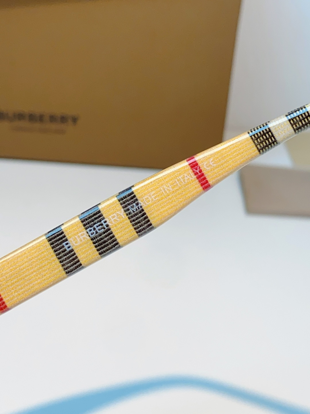 Burberry巴宝莉 2026新款经典格纹光学镜🕶️百年英伦经典格纹灵魂设计百搭黑框方圆版型，修饰脸型