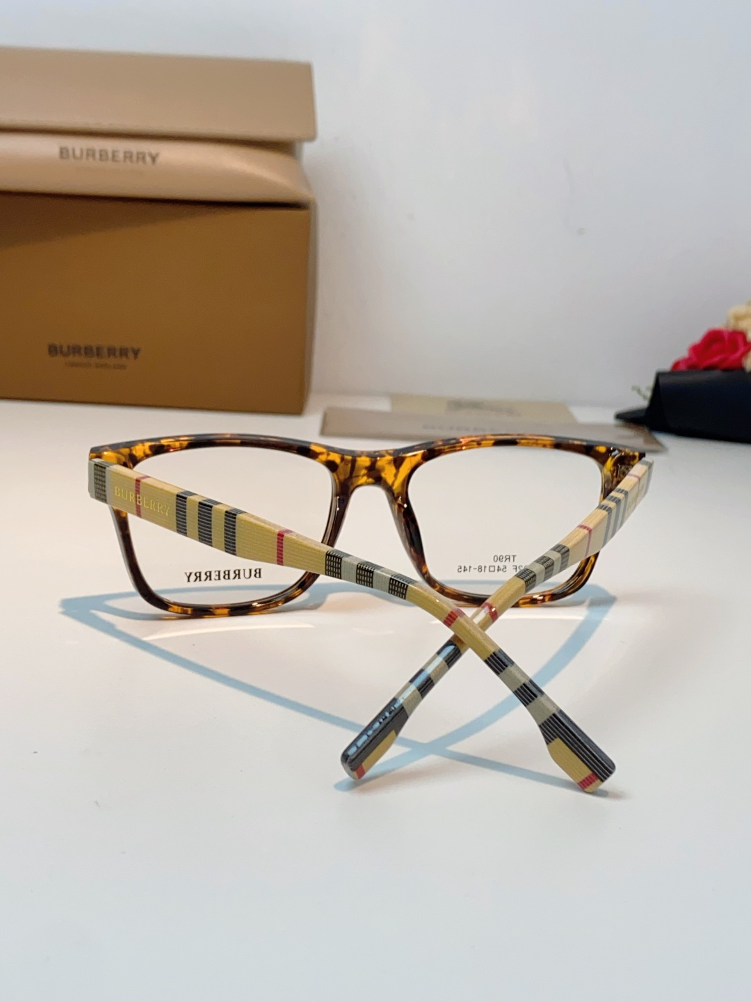 Burberry巴宝莉 2026新款经典格纹光学镜🕶️百年英伦经典格纹灵魂设计百搭黑框方圆版型，修饰脸型