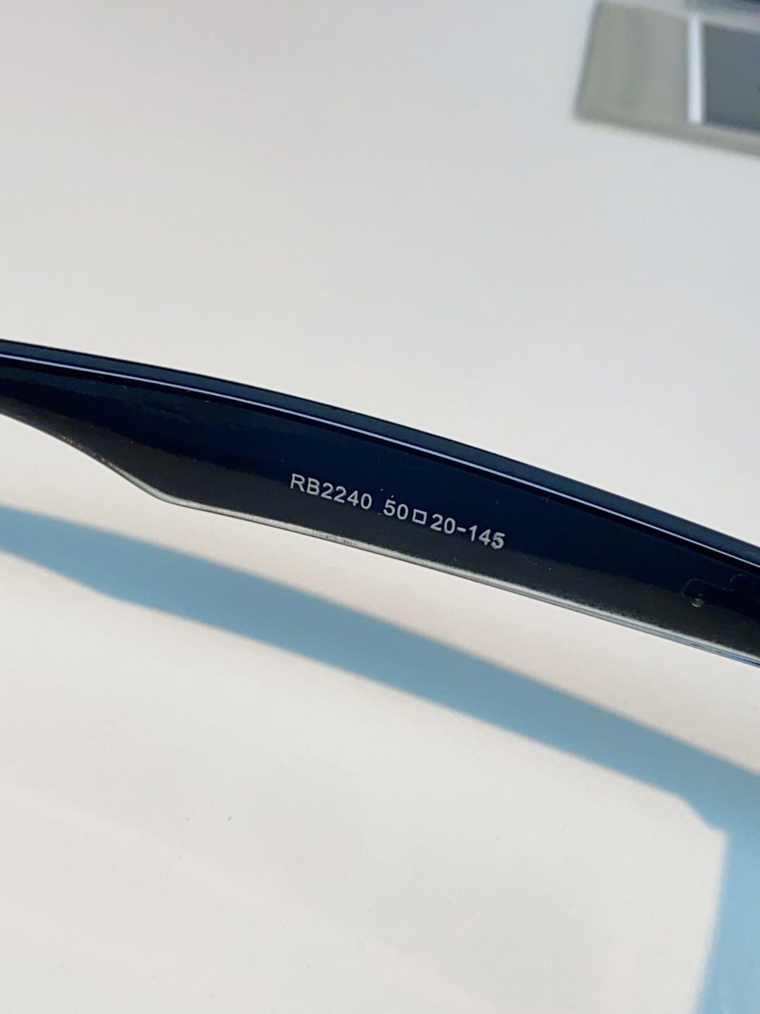 RayBan雷朋 2026新款撞色经典框墨镜✨ 经典Wayfarer复古方型镜框，黑白极简撞色设计，高级