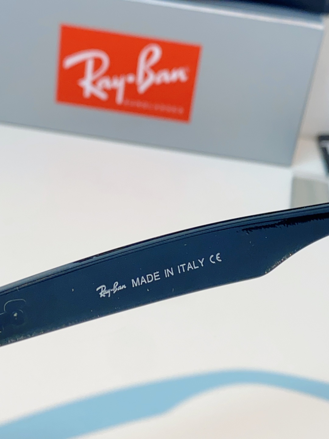 RayBan雷朋 2026新款撞色经典框墨镜✨ 经典Wayfarer复古方型镜框，黑白极简撞色设计，高级
