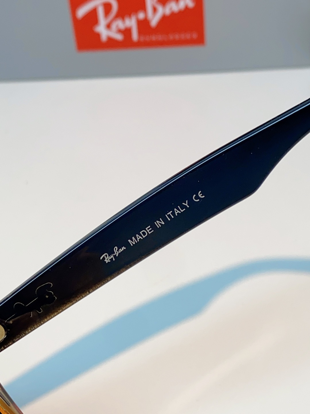 RayBan雷朋 2026新款撞色经典框墨镜✨ 经典Wayfarer复古方型镜框，黑白极简撞色设计，高级
