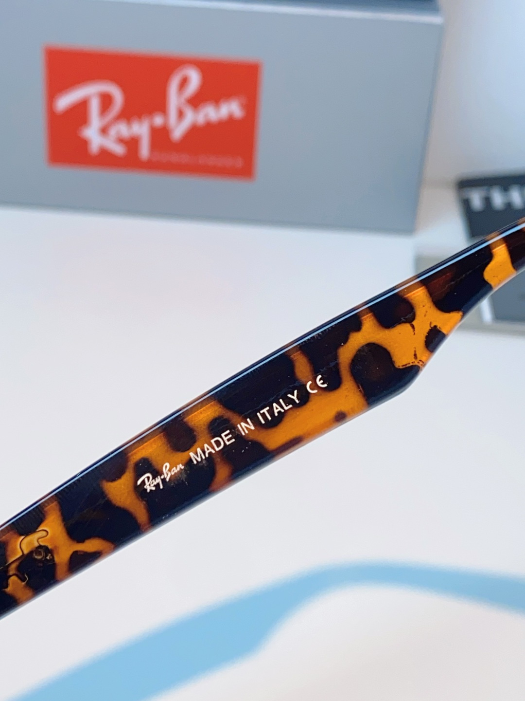 RayBan雷朋 2026新款撞色经典框墨镜✨ 经典Wayfarer复古方型镜框，黑白极简撞色设计，高级