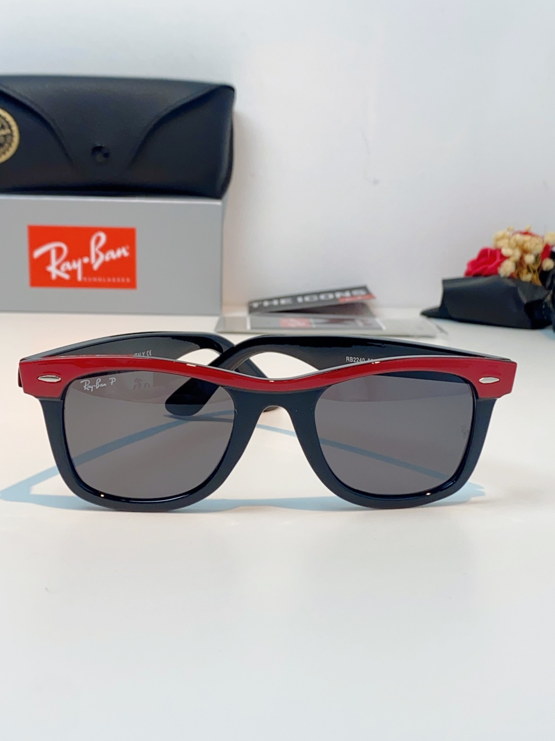 RayBan雷朋 2026新款撞色经典框墨镜✨ 经典Wayfarer复古方型镜框，黑白极简撞色设计，高级