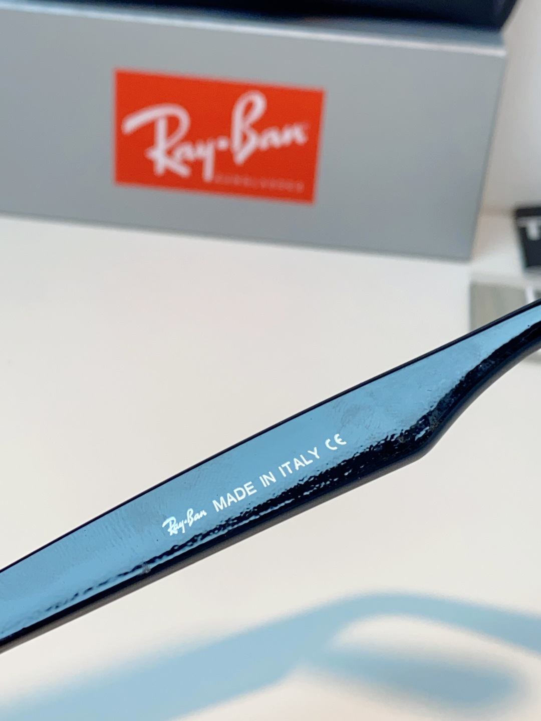 RayBan雷朋 2026新款撞色经典框墨镜✨ 经典Wayfarer复古方型镜框，黑白极简撞色设计，高级