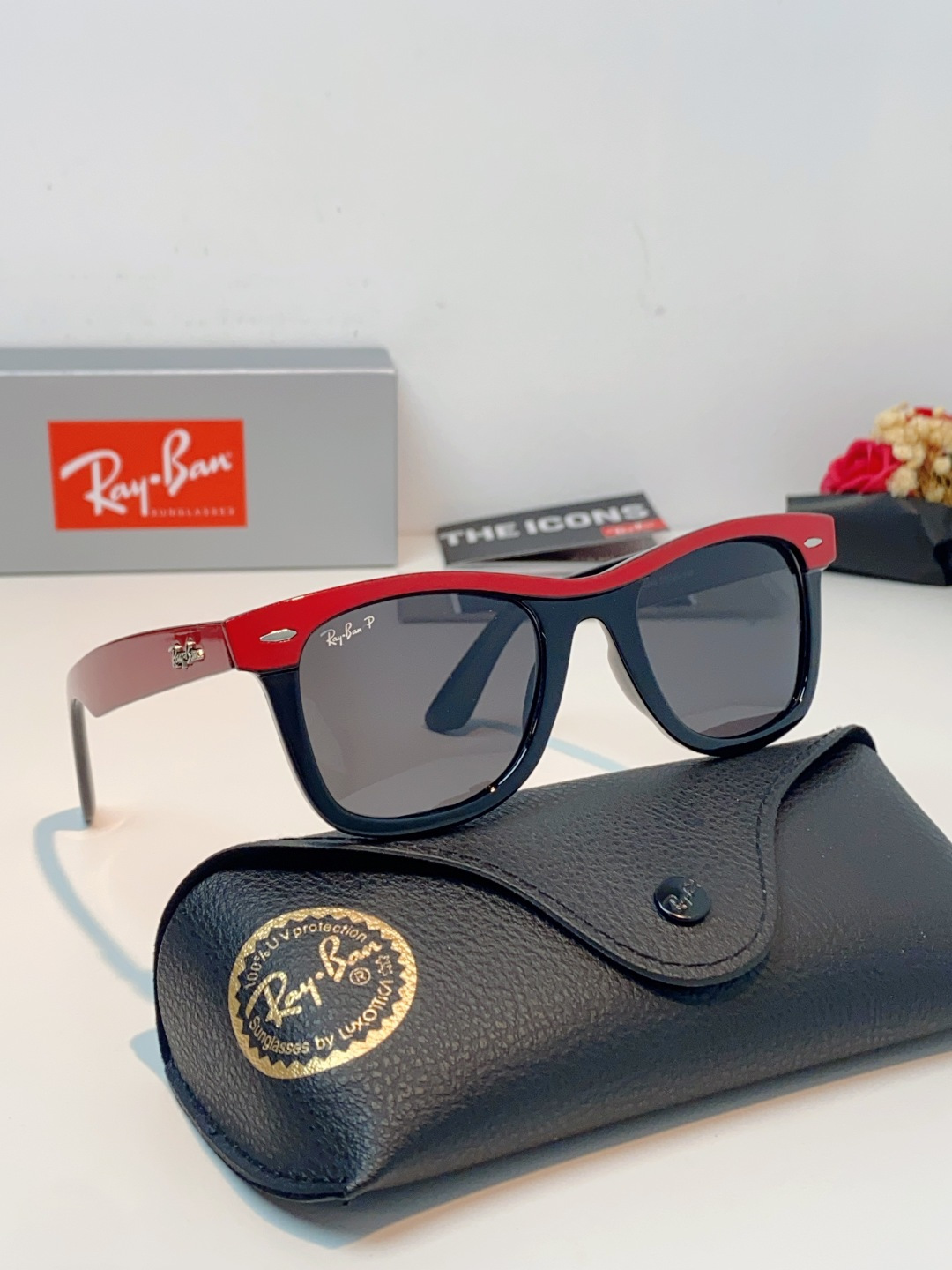 RayBan雷朋 2026新款撞色经典框墨镜✨ 经典Wayfarer复古方型镜框，黑白极简撞色设计，高级