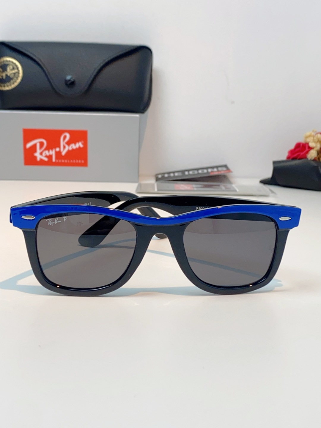 RayBan雷朋 2026新款撞色经典框墨镜✨ 经典Wayfarer复古方型镜框，黑白极简撞色设计，高级