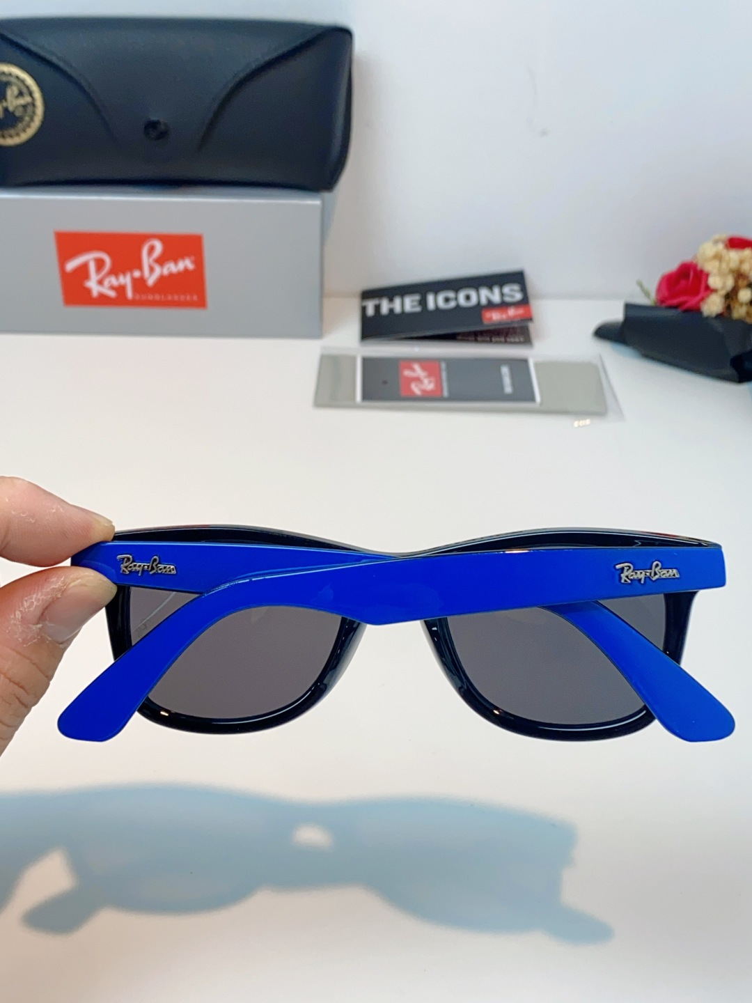 RayBan雷朋 2026新款撞色经典框墨镜✨ 经典Wayfarer复古方型镜框，黑白极简撞色设计，高级