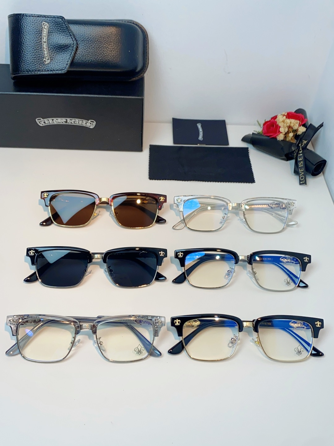 ChromeHearts 克罗心半框眼镜｜高级痞帅氛围感天花板✨复古轻奢克罗心经典眉架镜框，黑金撞色质感