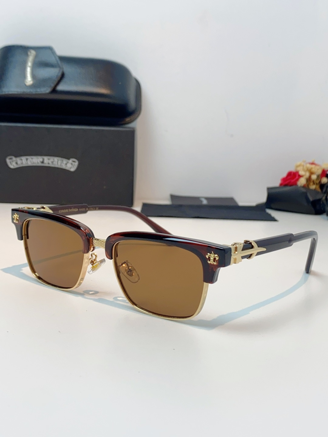 ChromeHearts 克罗心半框眼镜｜高级痞帅氛围感天花板✨复古轻奢克罗心经典眉架镜框，黑金撞色质感
