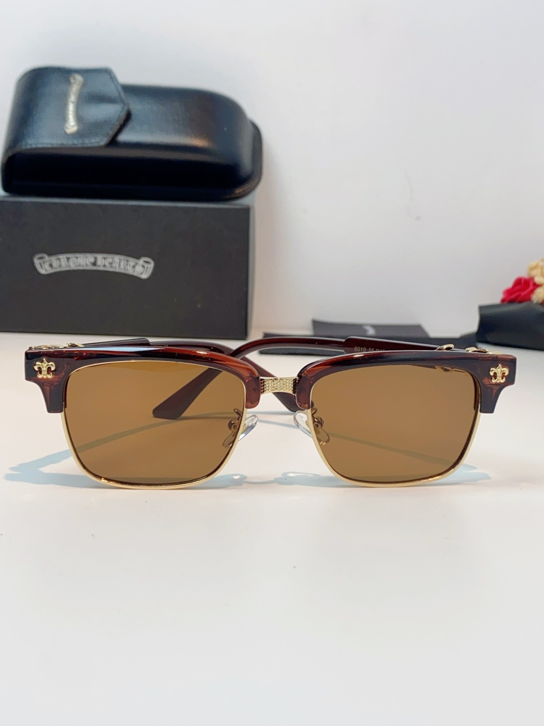 ChromeHearts 克罗心半框眼镜｜高级痞帅氛围感天花板✨复古轻奢克罗心经典眉架镜框，黑金撞色质感