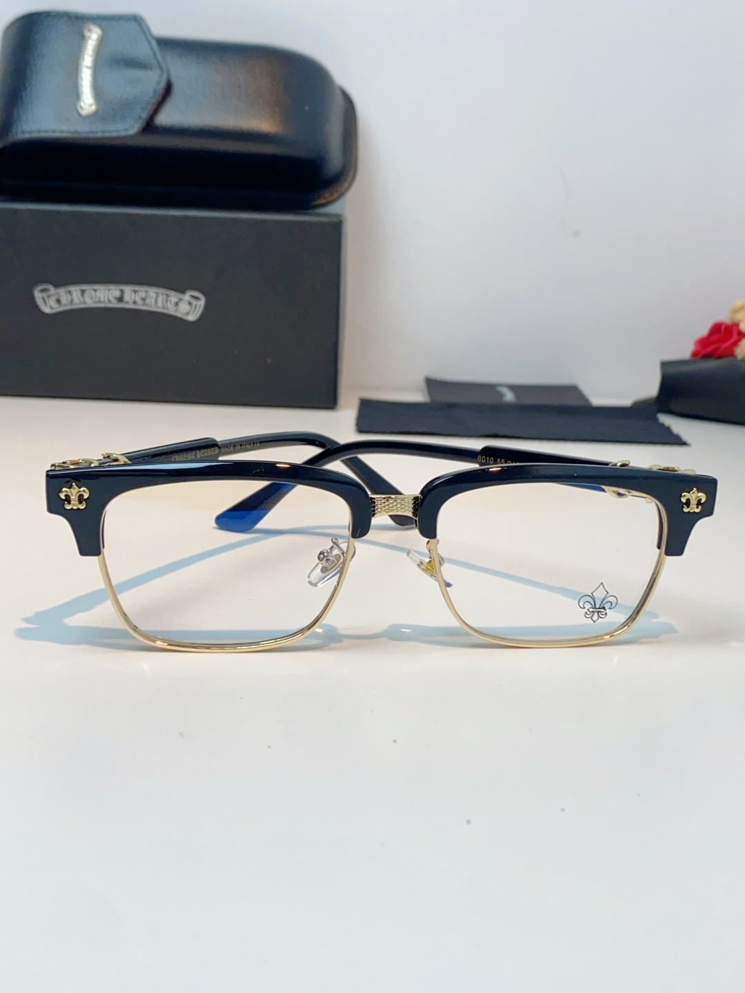 ChromeHearts 克罗心半框眼镜｜高级痞帅氛围感天花板✨复古轻奢克罗心经典眉架镜框，黑金撞色质感