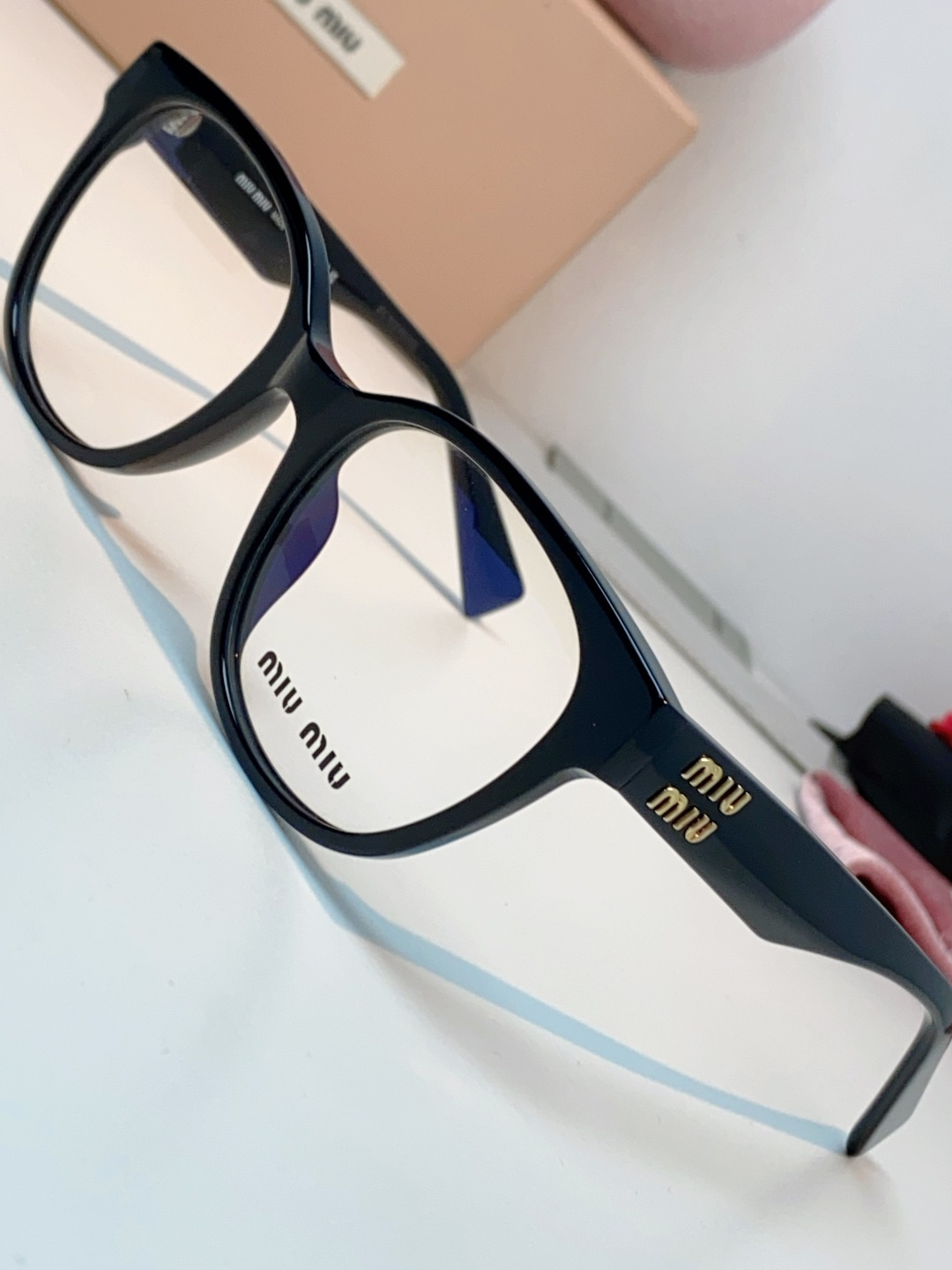 MiuMiu缪缪 板材高版本 黑金经典近视镜框双侧金字品牌标识｜少女轻奢氛围感猫眼方圆框，全脸型修脸神器
