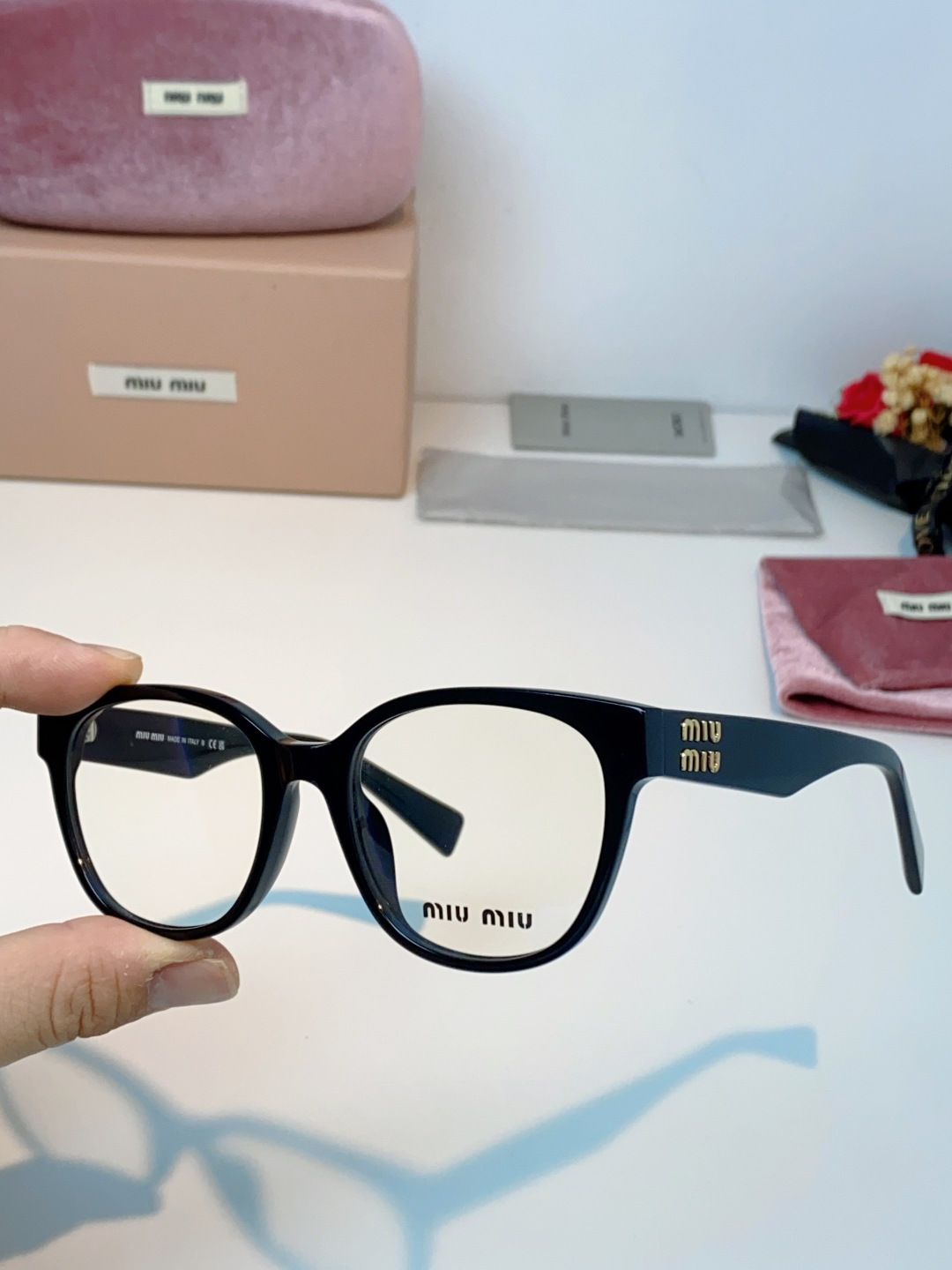 MiuMiu缪缪 板材高版本 黑金经典近视镜框双侧金字品牌标识｜少女轻奢氛围感猫眼方圆框，全脸型修脸神器