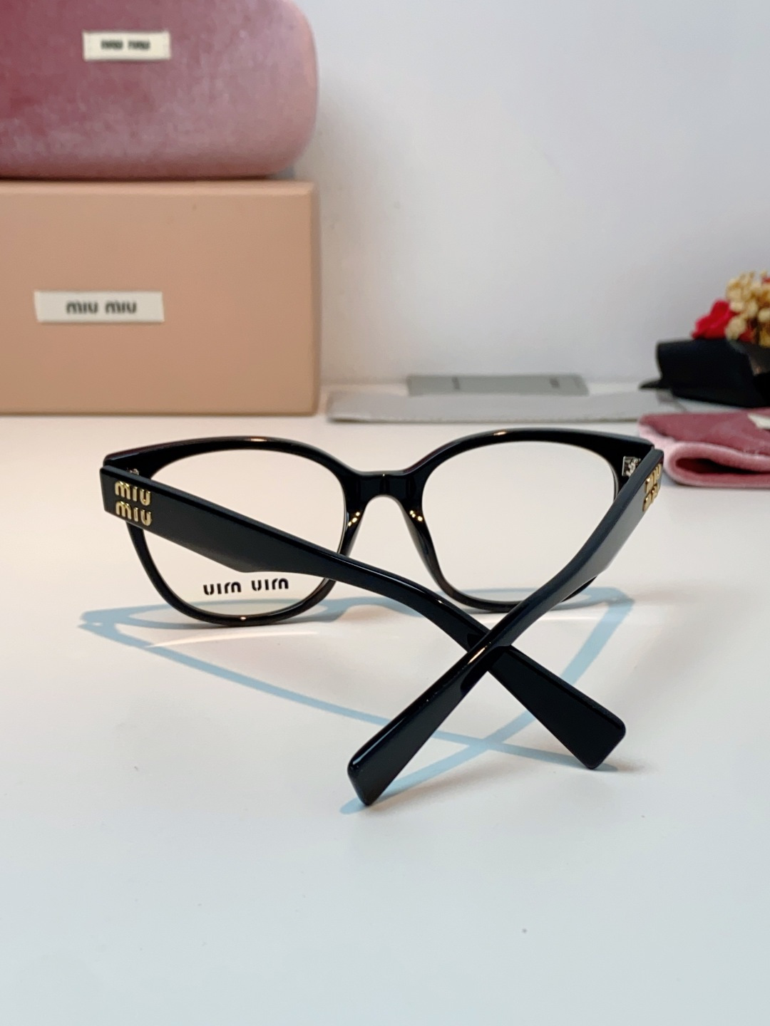 MiuMiu缪缪 板材高版本 黑金经典近视镜框双侧金字品牌标识｜少女轻奢氛围感猫眼方圆框，全脸型修脸神器