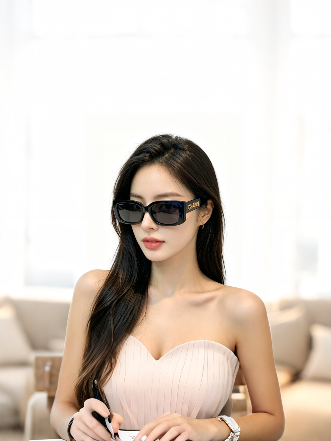 Chanel香奈儿复古方框墨镜 经典黑框自带高级质感，利落窄方框版型，巧妙修饰脸型，轻松弱化棱角、显瘦百