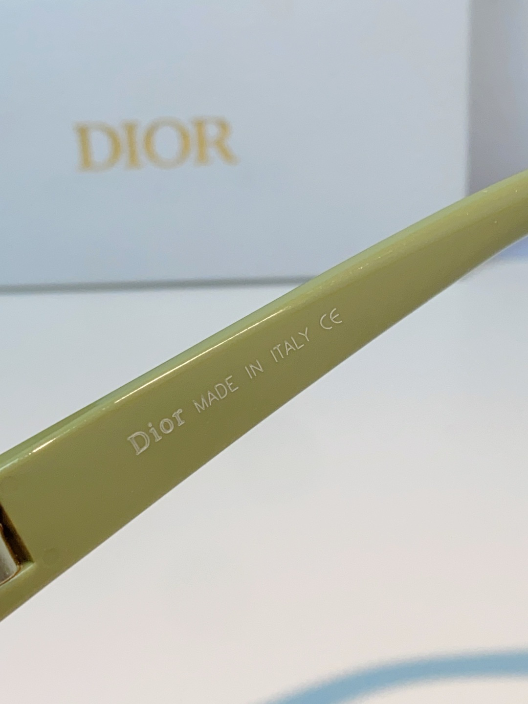 Dior迪奥 经典方框墨镜| 刻进DNA的法式高级感 ，就是把“低调奢华”四个字焊在了脸上，是永不过时的