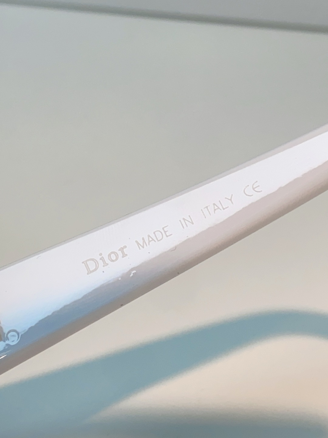 Dior迪奥 经典方框墨镜| 刻进DNA的法式高级感 ，就是把“低调奢华”四个字焊在了脸上，是永不过时的