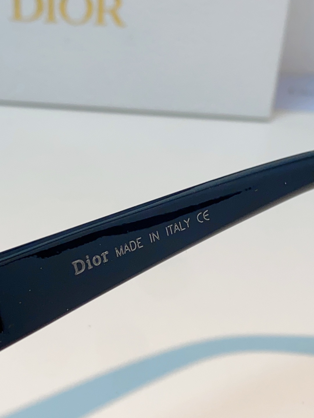 Dior迪奥 经典方框墨镜| 刻进DNA的法式高级感 ，就是把“低调奢华”四个字焊在了脸上，是永不过时的
